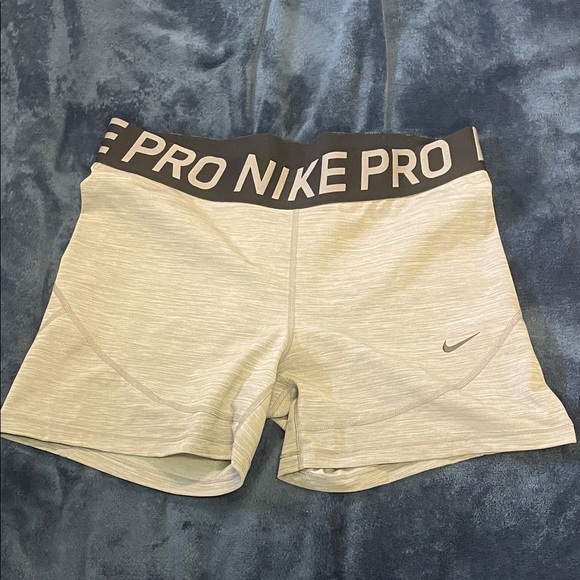 Nike Women's Light Gray Pro Athletic Shorts - Picture 1 of 5